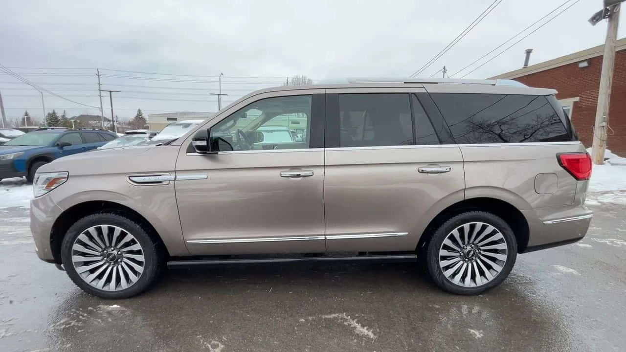 Lincoln Navigator Reserve * HEAD-UP| 7-PASS| 450HP| LEATHER| SUNROOF, снимка 4 - Автомобили и джипове - 54457010