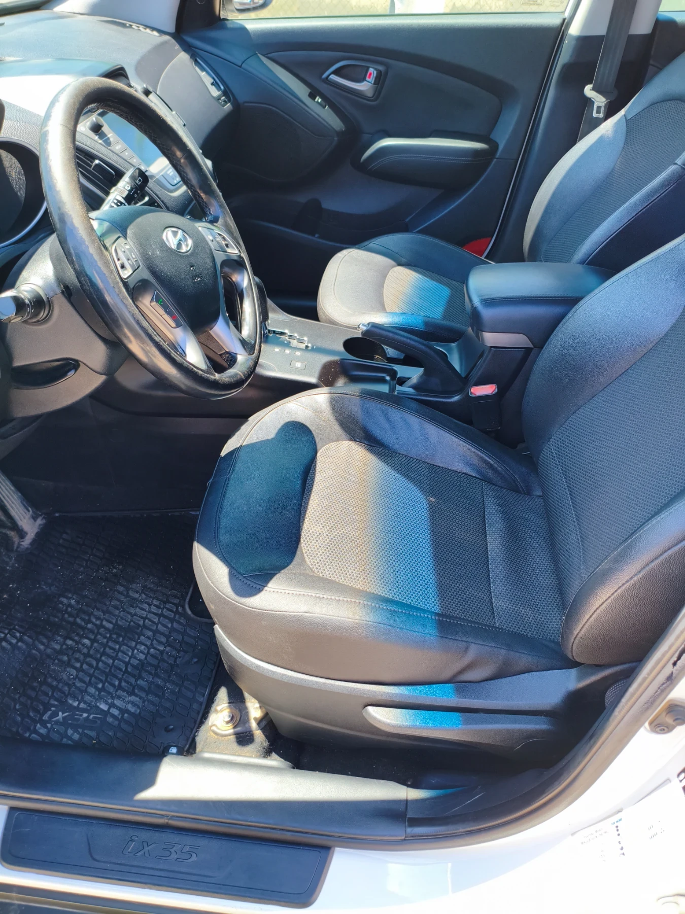 Hyundai IX35 2.0d 184 4Wd, снимка 5 - Автомобили и джипове - 54861239