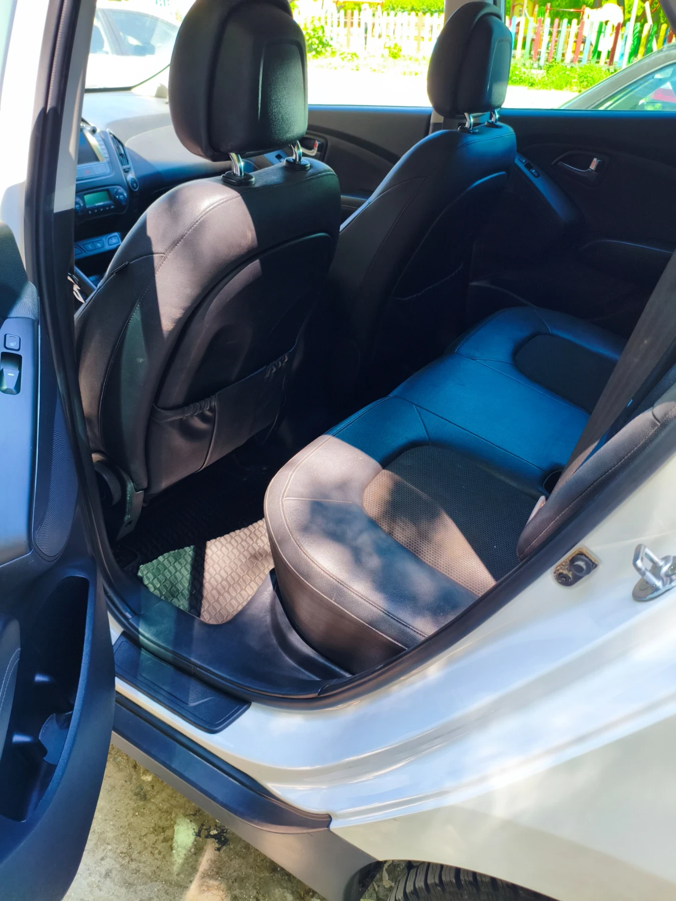 Hyundai IX35 2.0d 184 4Wd, снимка 7 - Автомобили и джипове - 54861239
