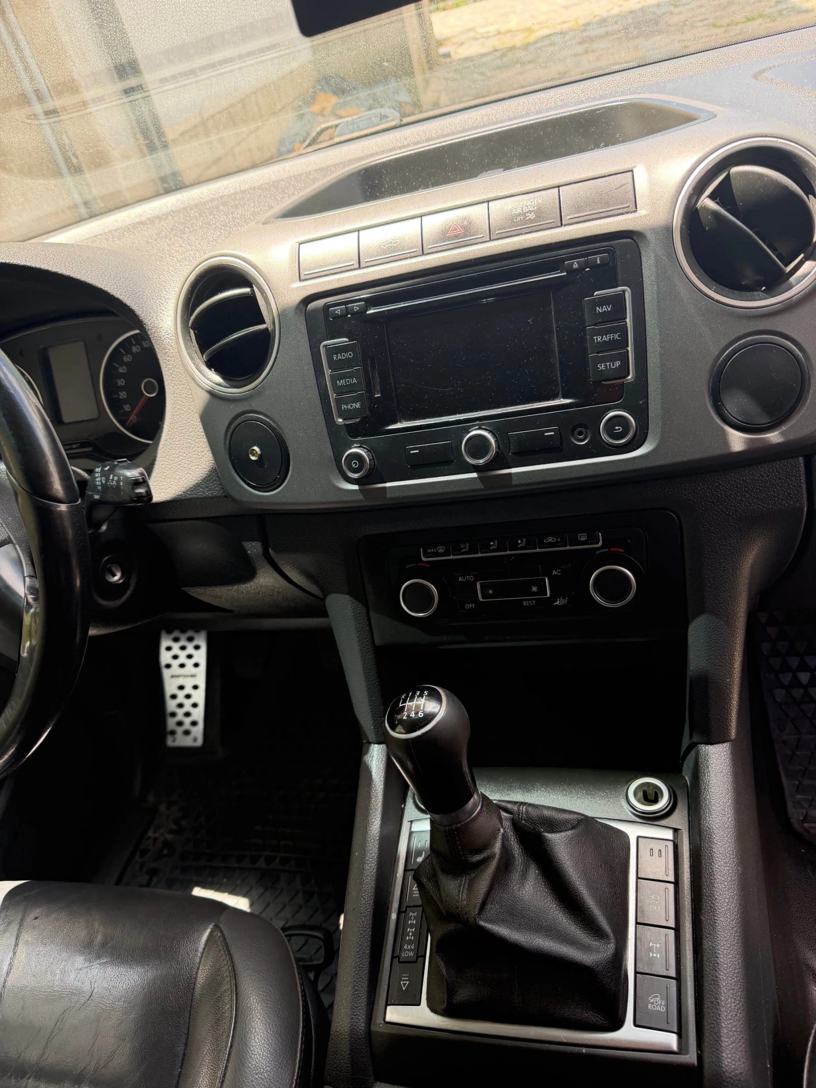 VW Amarok 2.0 TDI Bi-turbo 180к.с., снимка 12 - Автомобили и джипове - 54974543