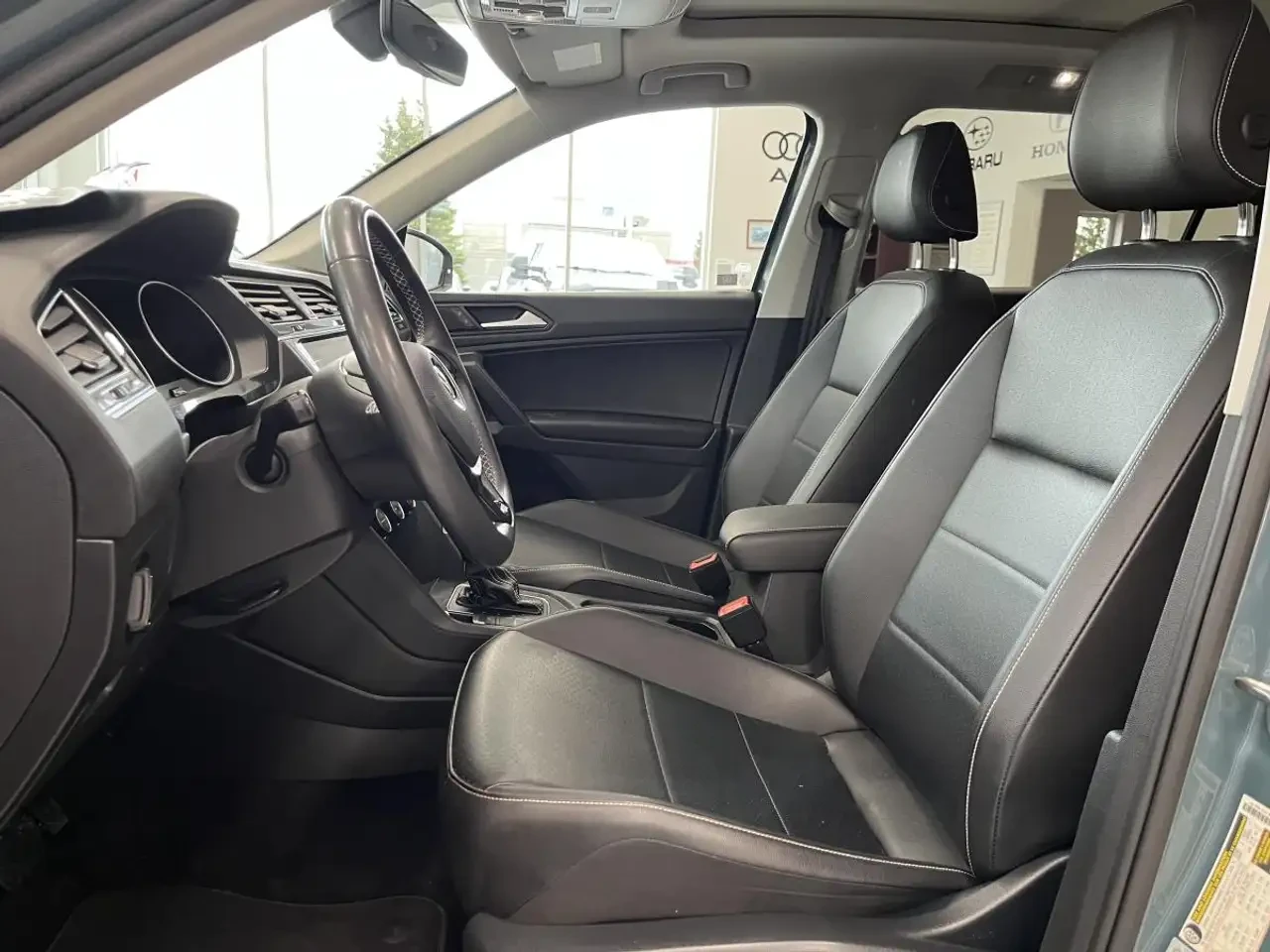 VW Tiguan COMFORTLINE / AWD + TOIT + GPS + CAMERA + CUIR + + | Mobile.bg � ����������� 10