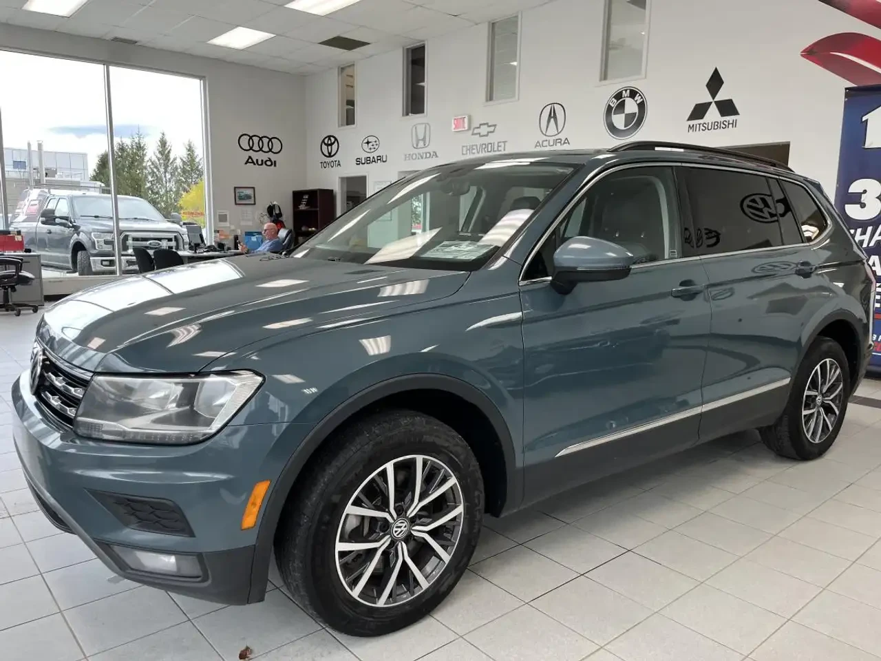 VW Tiguan COMFORTLINE / AWD + TOIT + GPS + CAMERA + CUIR + + | Mobile.bg � ����������� 1