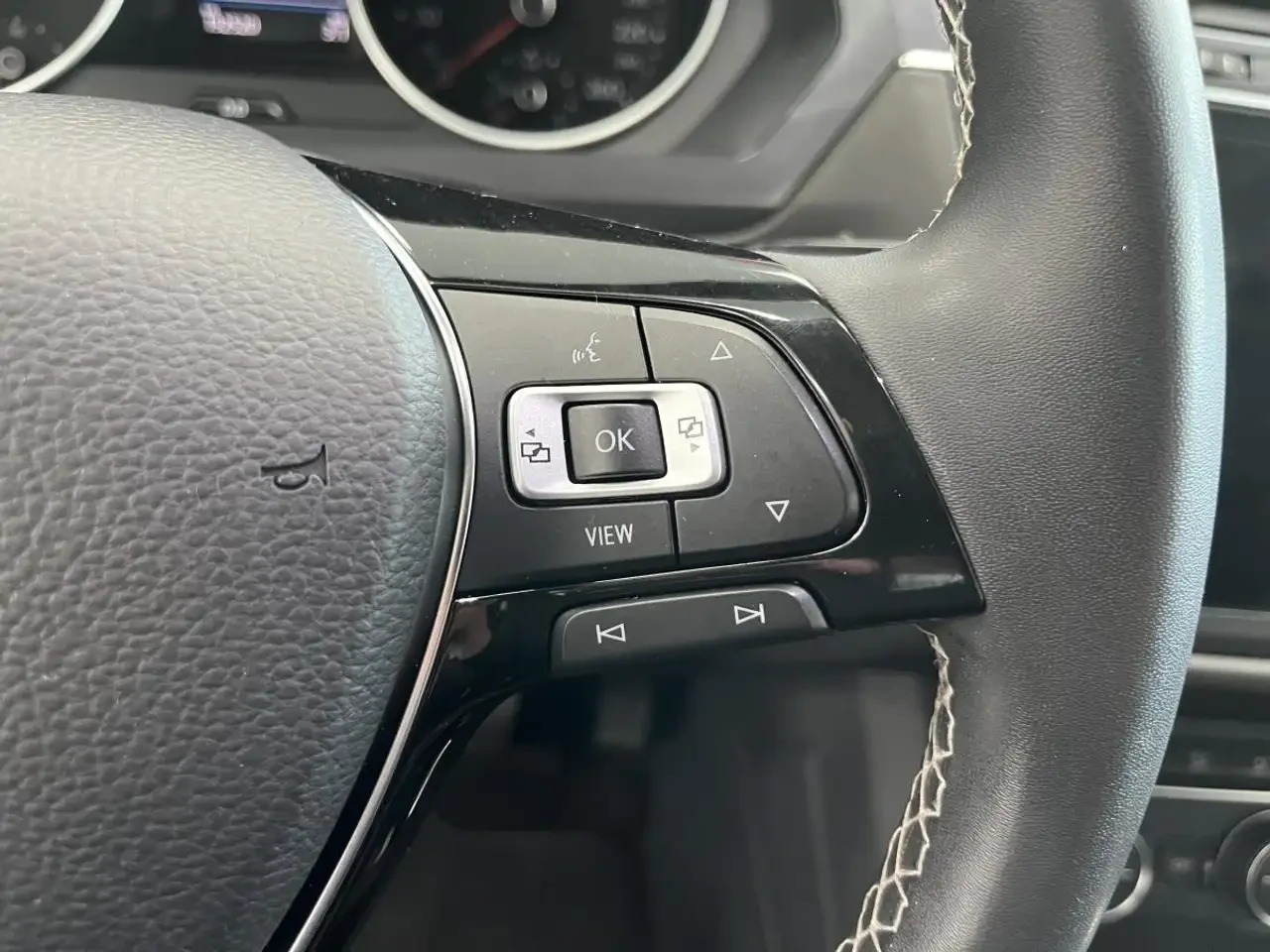 VW Tiguan COMFORTLINE / AWD + TOIT + GPS + CAMERA + CUIR + + | Mobile.bg � ����������� 15