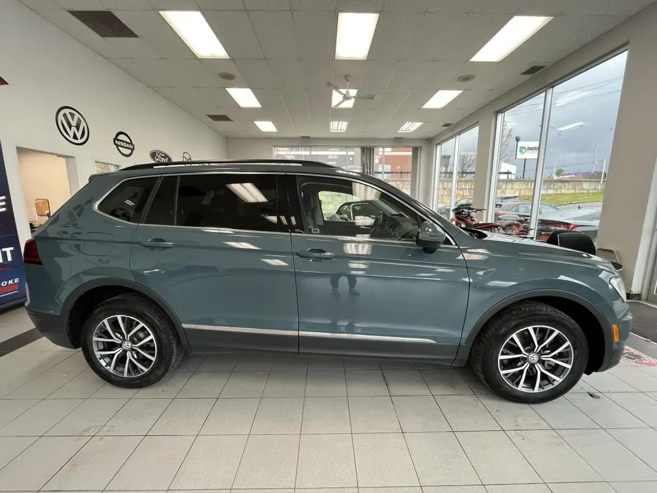 VW Tiguan COMFORTLINE / AWD + TOIT + GPS + CAMERA + CUIR + + | Mobile.bg � ����������� 7