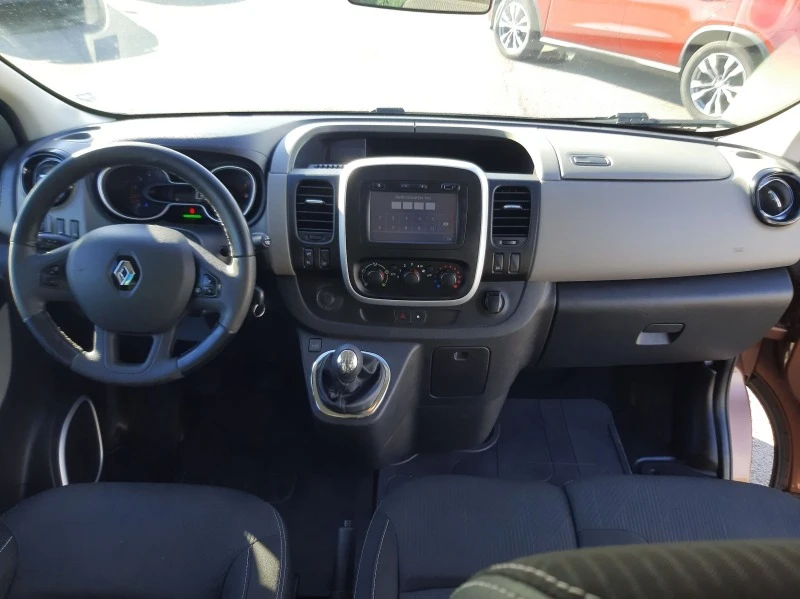 Renault Trafic 1.6dci 8+ 1, снимка 13 - Бусове и автобуси - 46355939