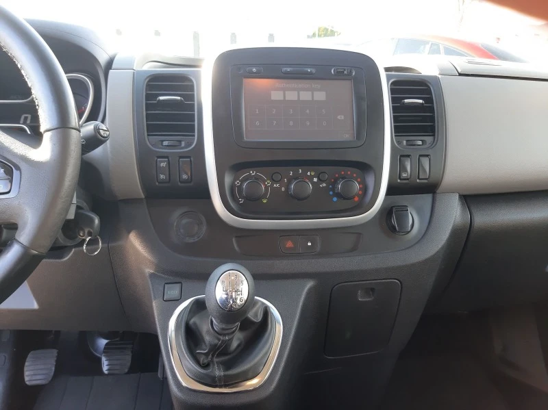 Renault Trafic 1.6dci 8+ 1, снимка 9 - Бусове и автобуси - 46355939