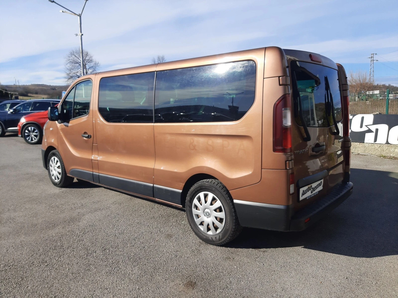 Renault Trafic 1.6dci 8+ 1 - изображение 5