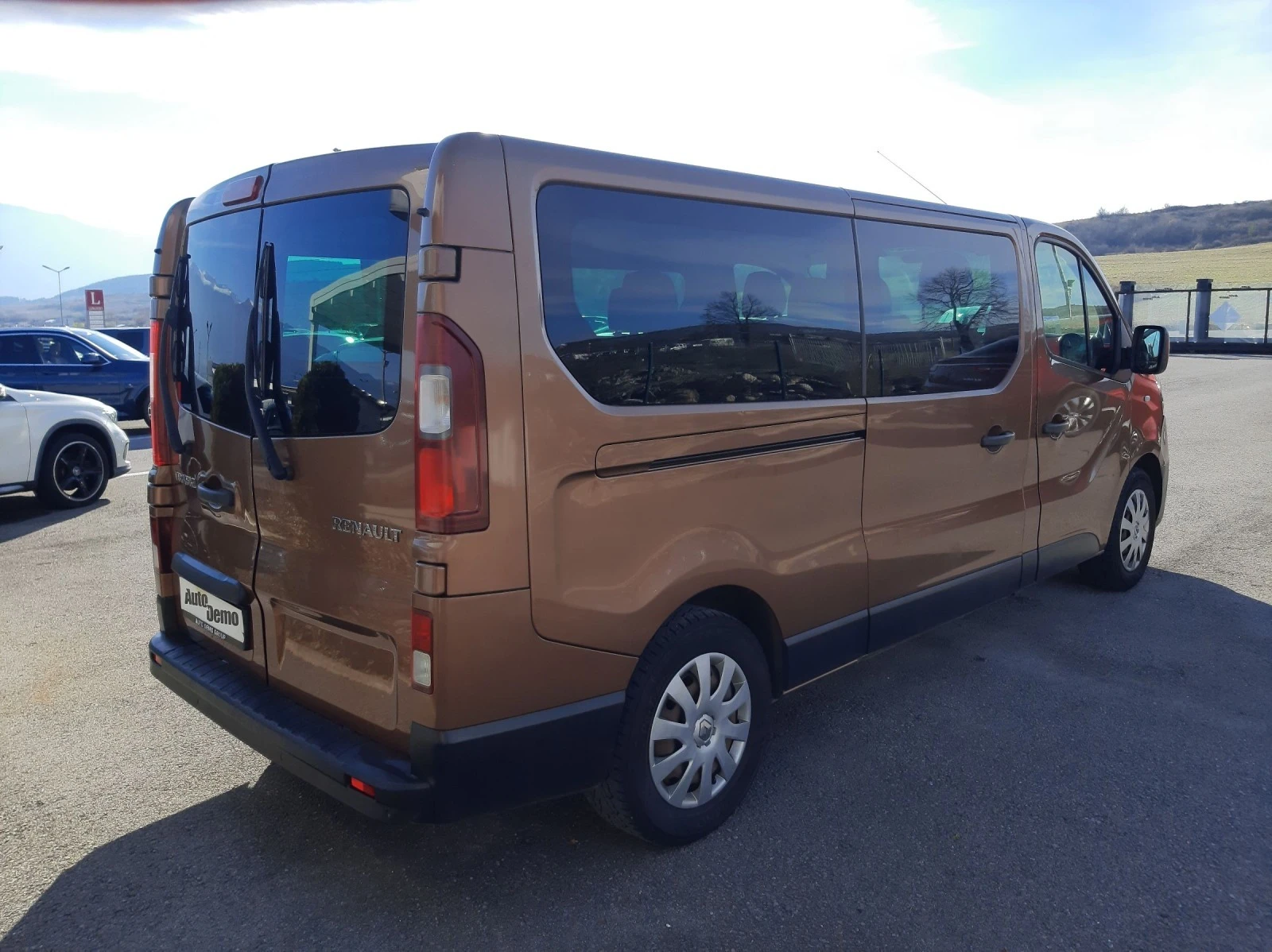 Renault Trafic 1.6dci 8+ 1 - изображение 4