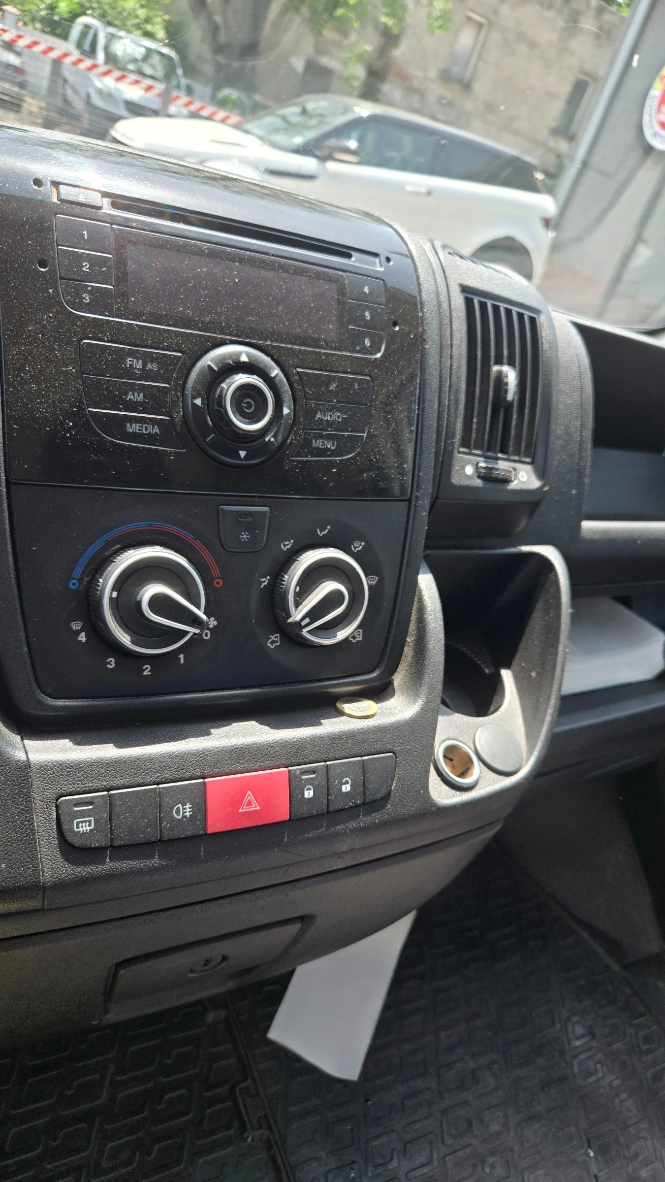 Peugeot Boxer, снимка 9 - Бусове и автобуси - 54504626