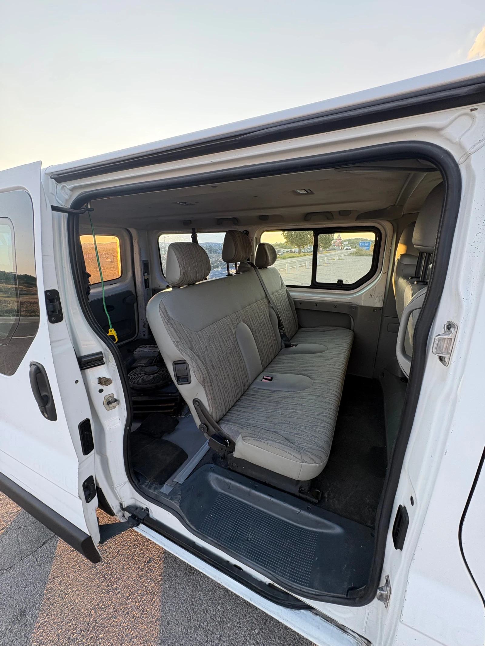 Nissan Primastar, снимка 6 - Бусове и автобуси - 55590623