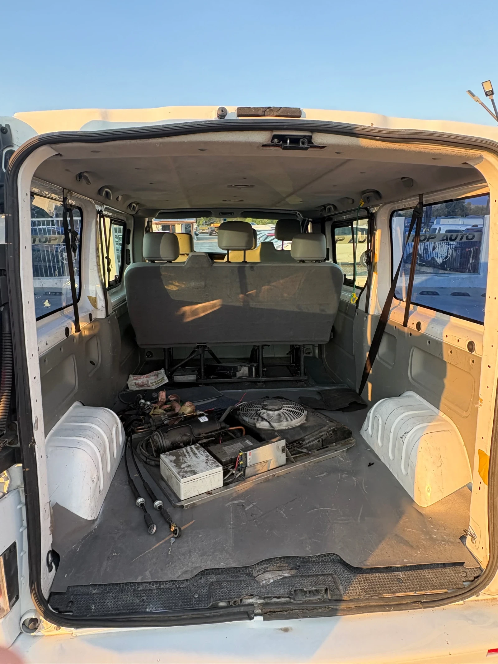 Nissan Primastar, снимка 5 - Бусове и автобуси - 55590623