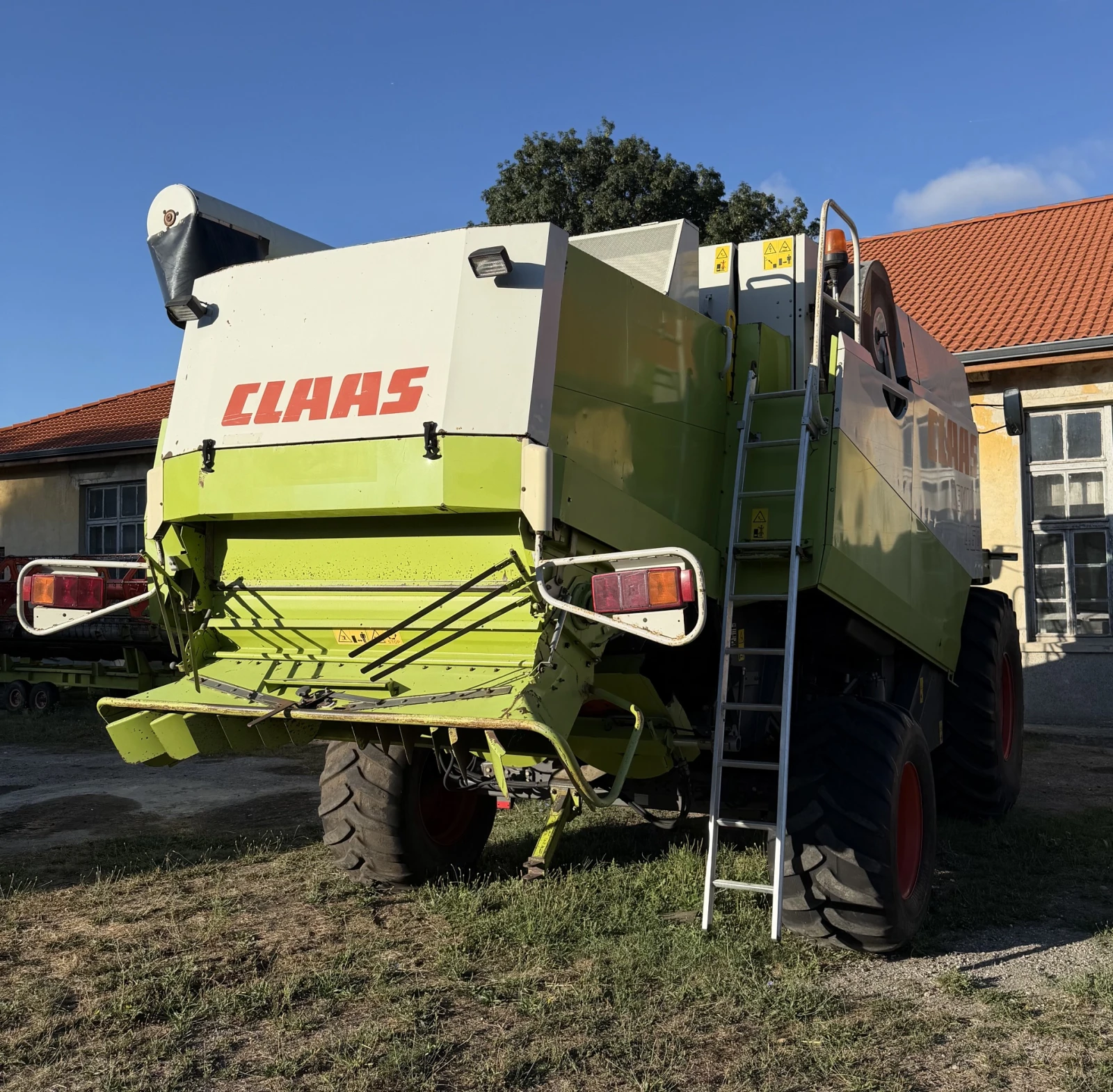 Комбайн Claas LEXION 460, снимка 5 - Селскостопанска техника - 56016604