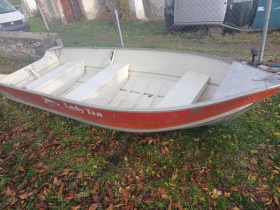 Лодка Tracker, снимка 1