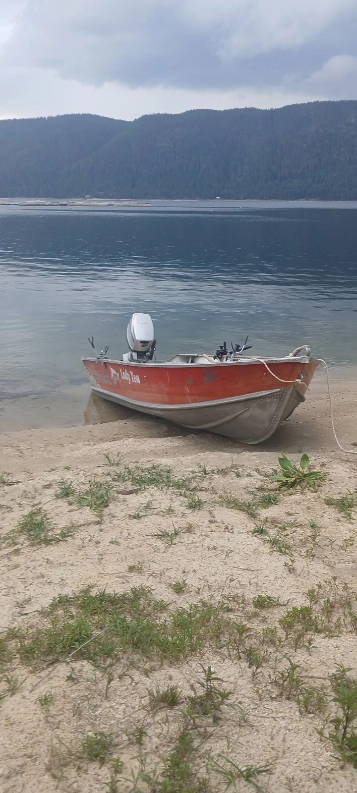 Лодка Tracker