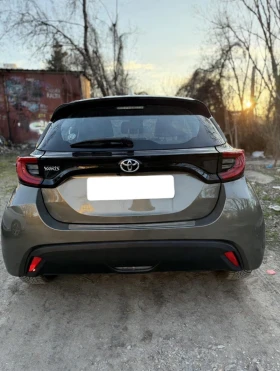 Toyota Yaris 1.5 TNGA Chic Extra Bi-Tone, снимка 4