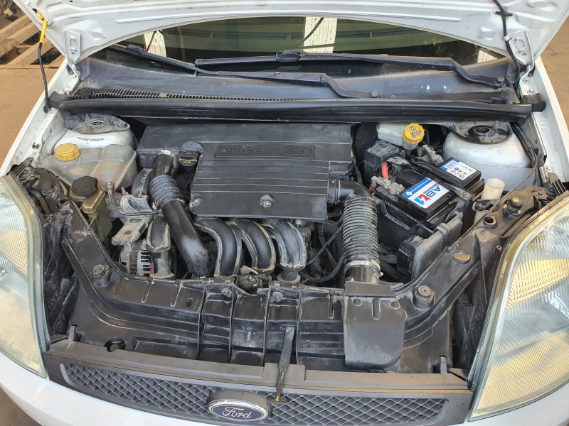 Ford Fiesta 1.4, снимка 12 - Автомобили и джипове - 41637152