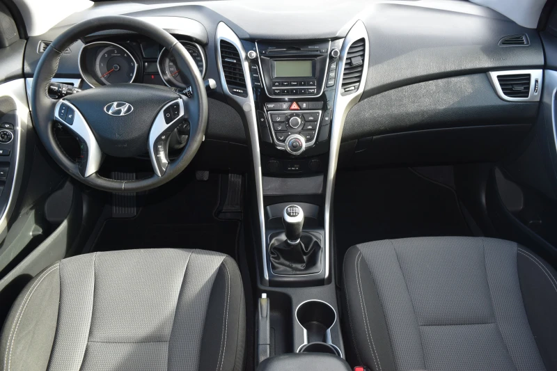 Hyundai I30 1, 6 crdi 110 кс Euro 5B, снимка 11 - Автомобили и джипове - 48535496