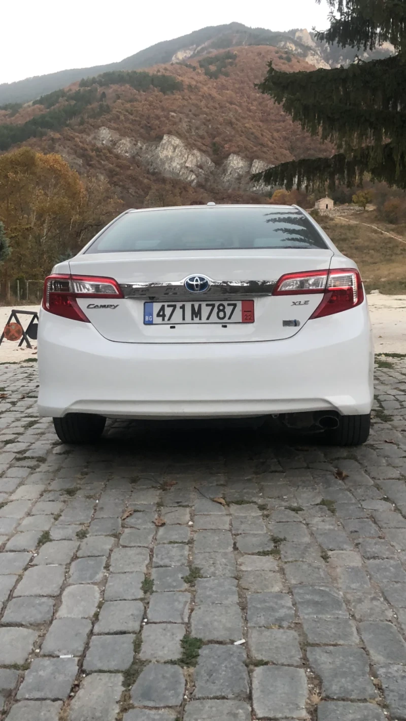 Toyota Camry, снимка 2 - Автомобили и джипове - 49350017