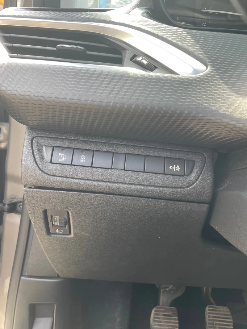 Peugeot 2008, снимка 9 - Автомобили и джипове - 52266021