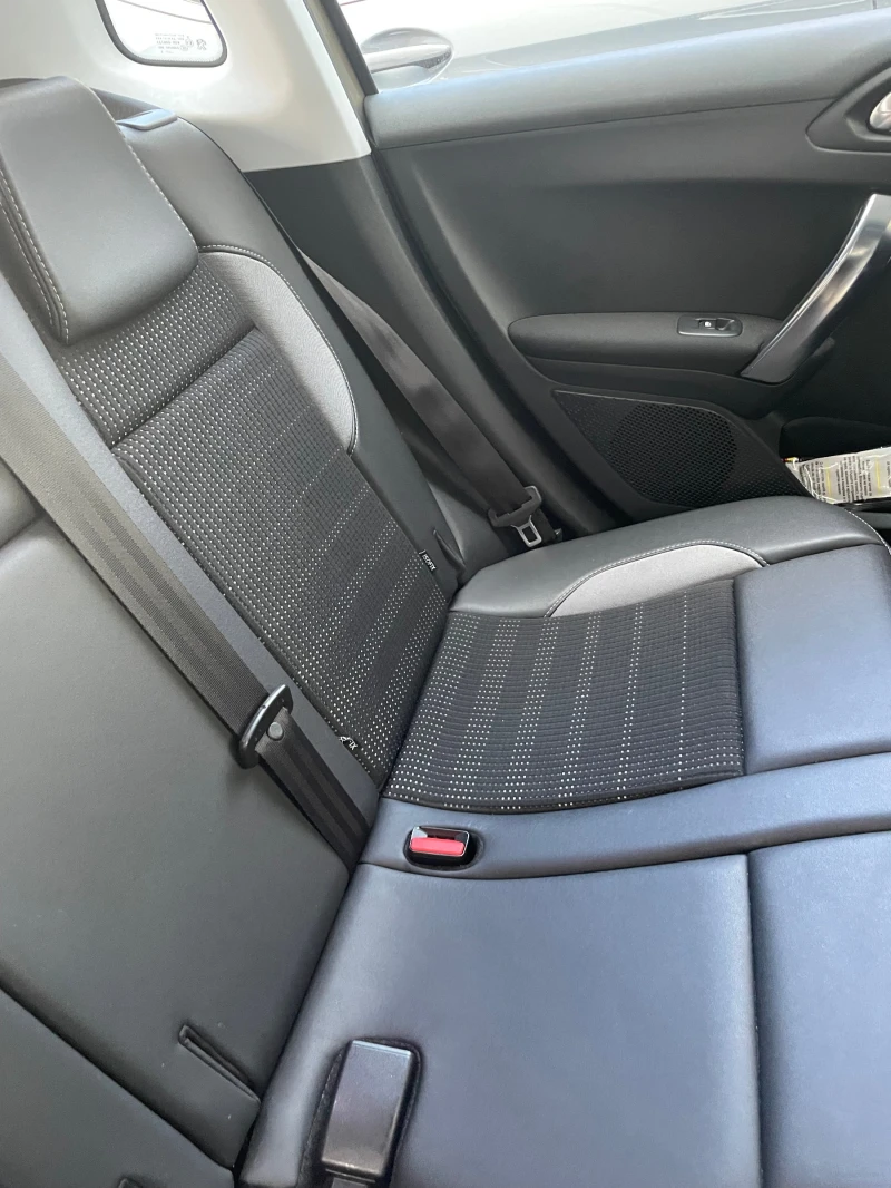 Peugeot 2008, снимка 14 - Автомобили и джипове - 52266021