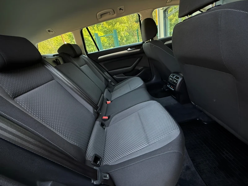 VW Passat 1.6TDI * BlueMotion* Сервизна История* , снимка 10 - Автомобили и джипове - 51612845