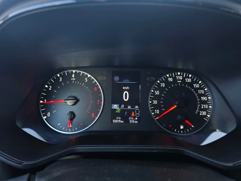 Renault Clio 1.0 Tce, снимка 10 - Автомобили и джипове - 51746020