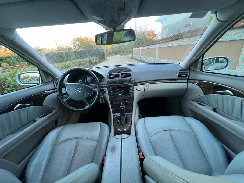 Mercedes-Benz E 220 150hp 2004g, снимка 9 - Автомобили и джипове - 52678099