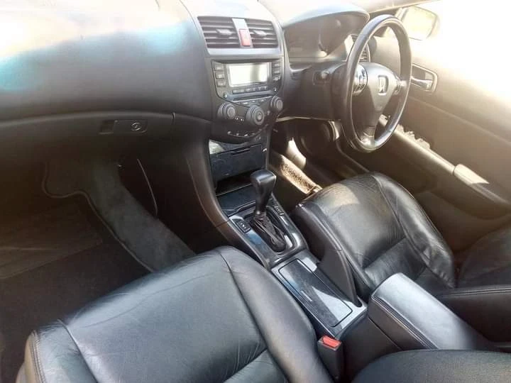 Honda Accord 2.0 , 155 кс газ, автомат, снимка 10 - Автомобили и джипове - 47012391