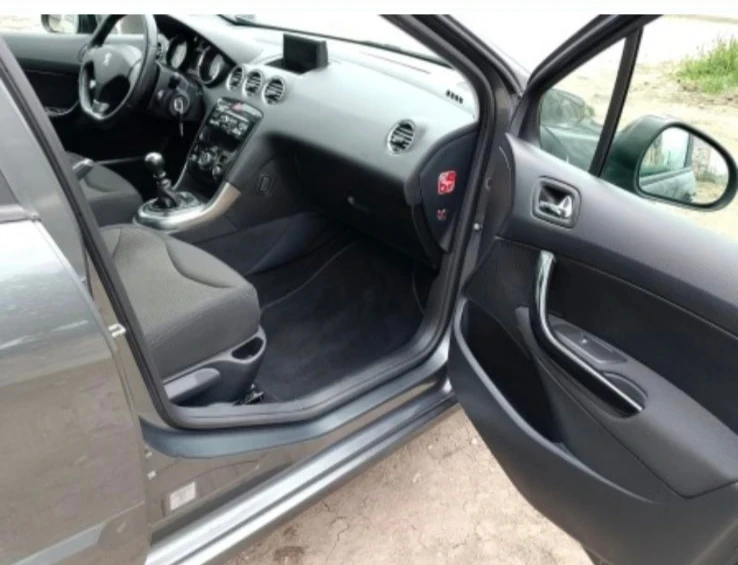 Peugeot 308 1.6e-HDI 110 к.с, снимка 7 - Автомобили и джипове - 52382777