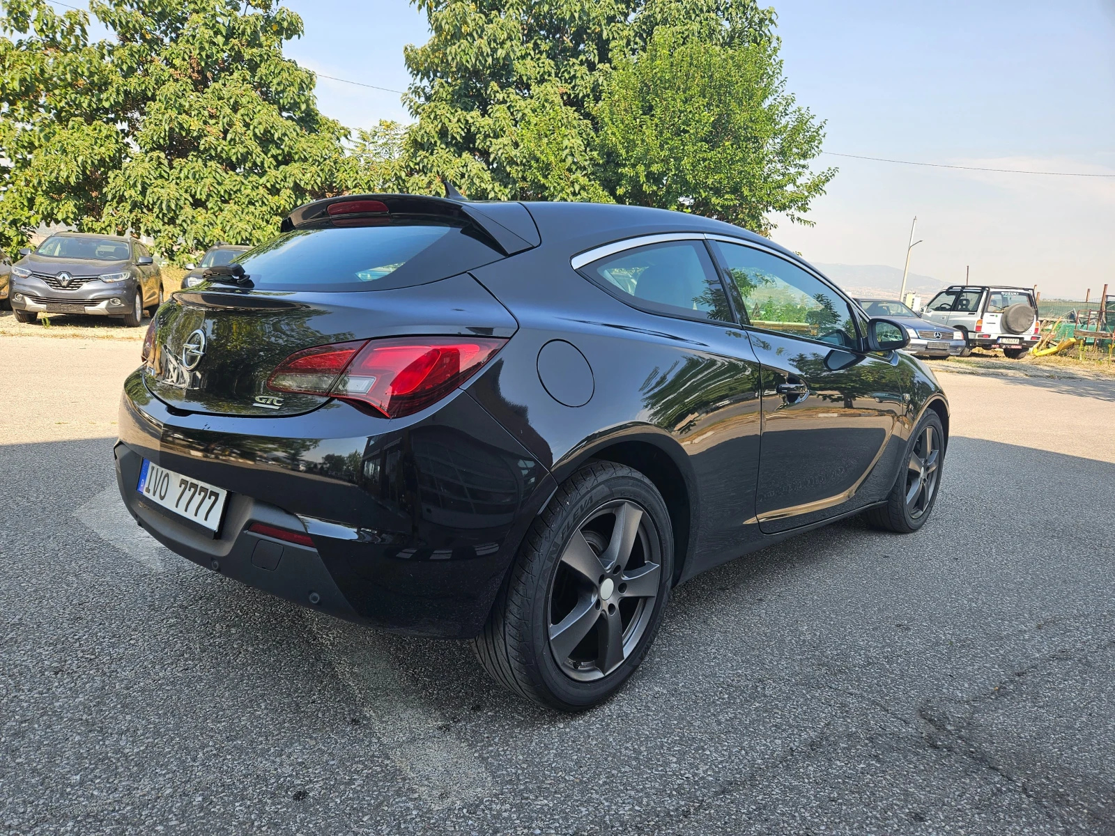 Opel Astra 1.6CDTI GTC - изображение 3