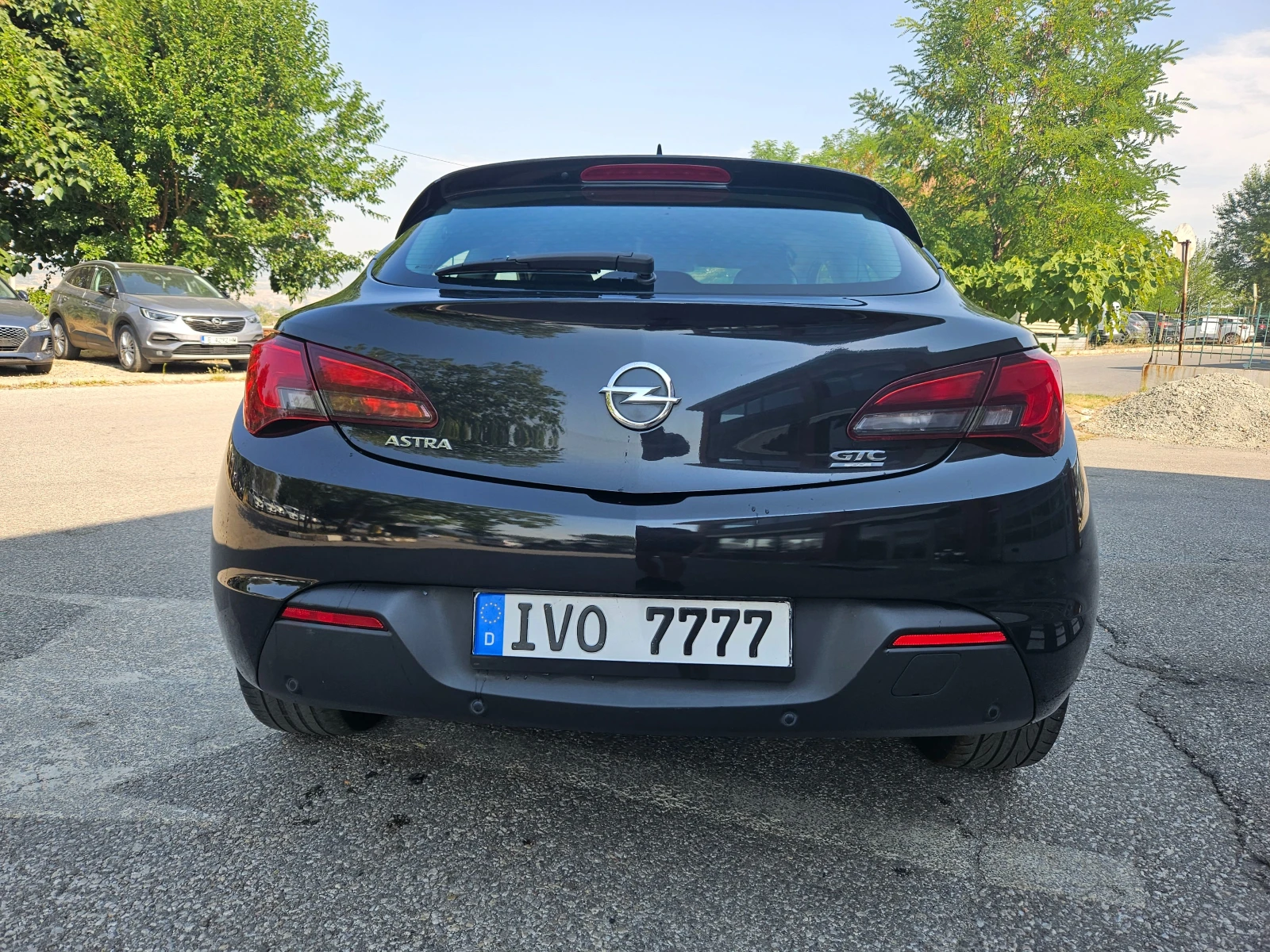 Opel Astra 1.6CDTI GTC - изображение 4