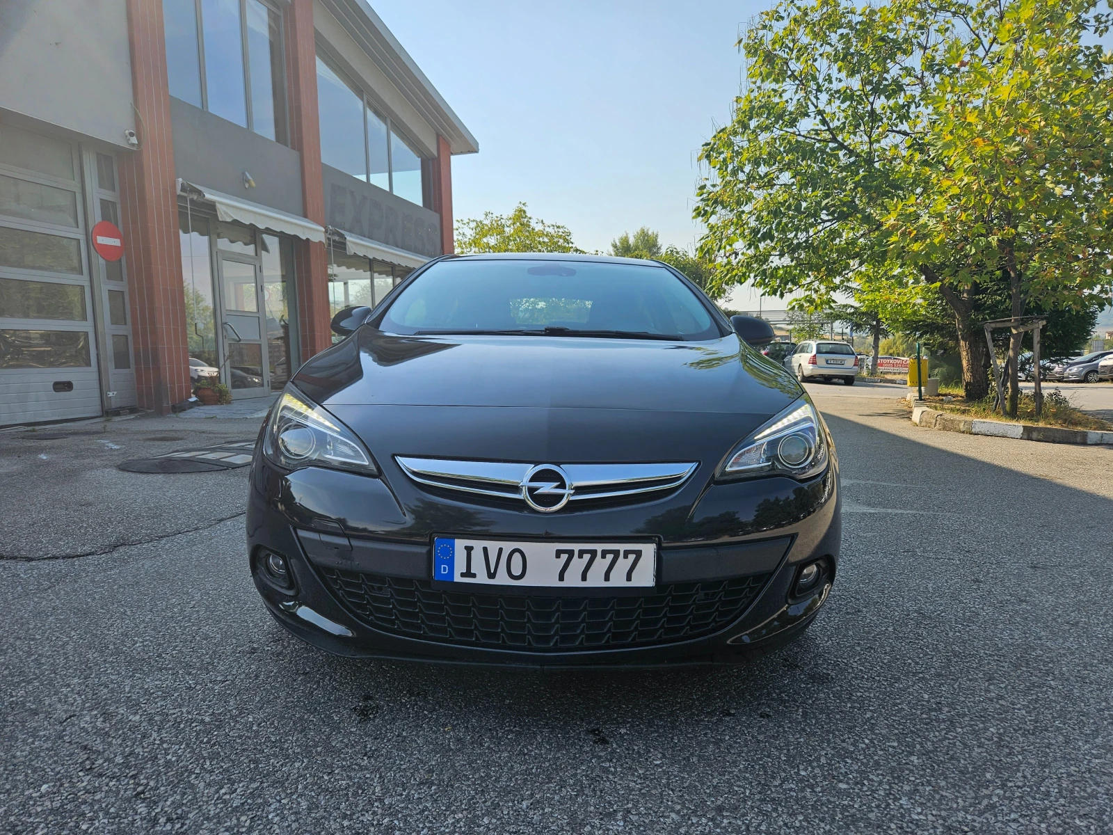 Opel Astra 1.6CDTI GTC - изображение 8