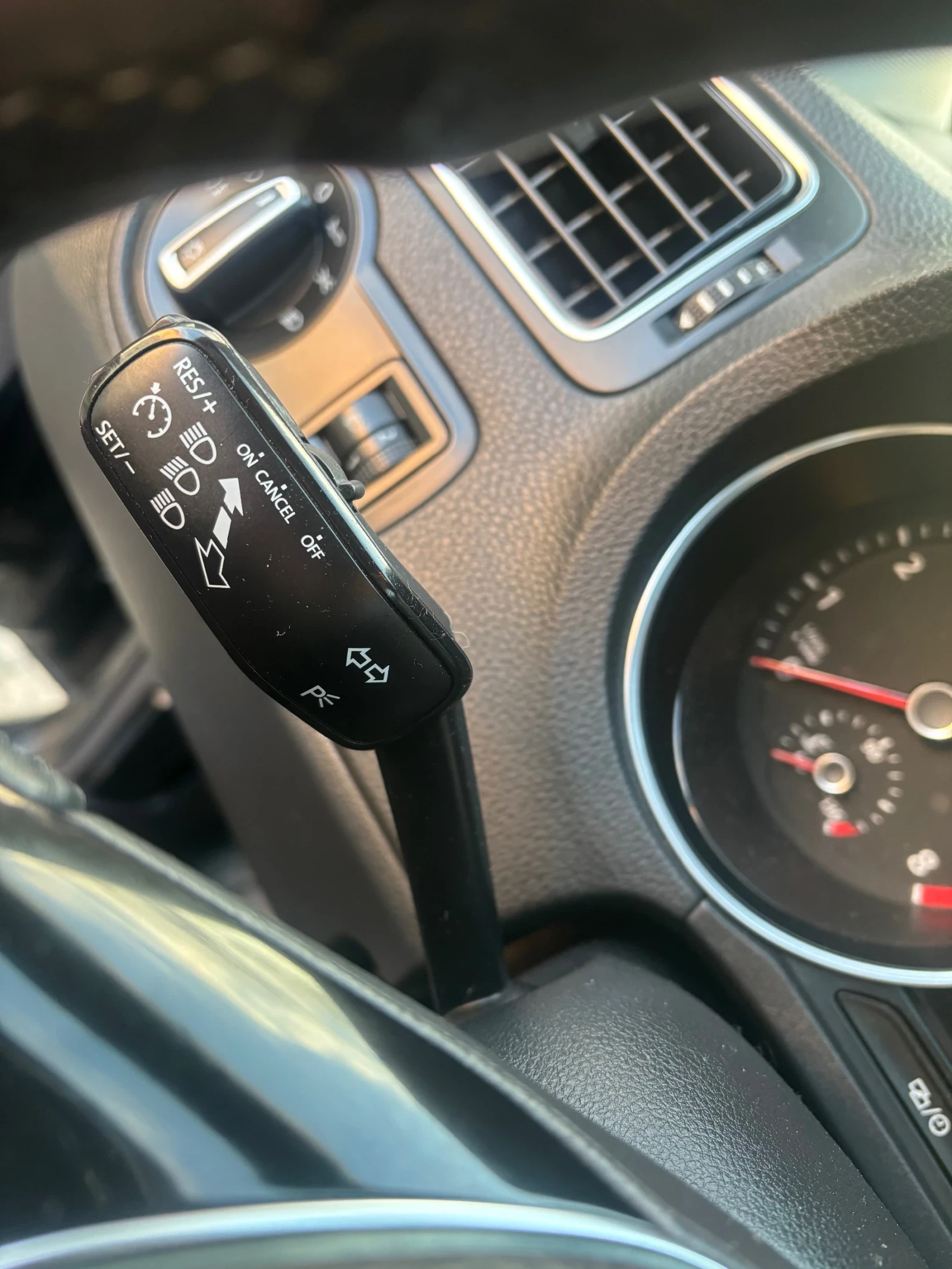 VW Polo 1.0 FACE LIFT EURO 6B  - изображение 10