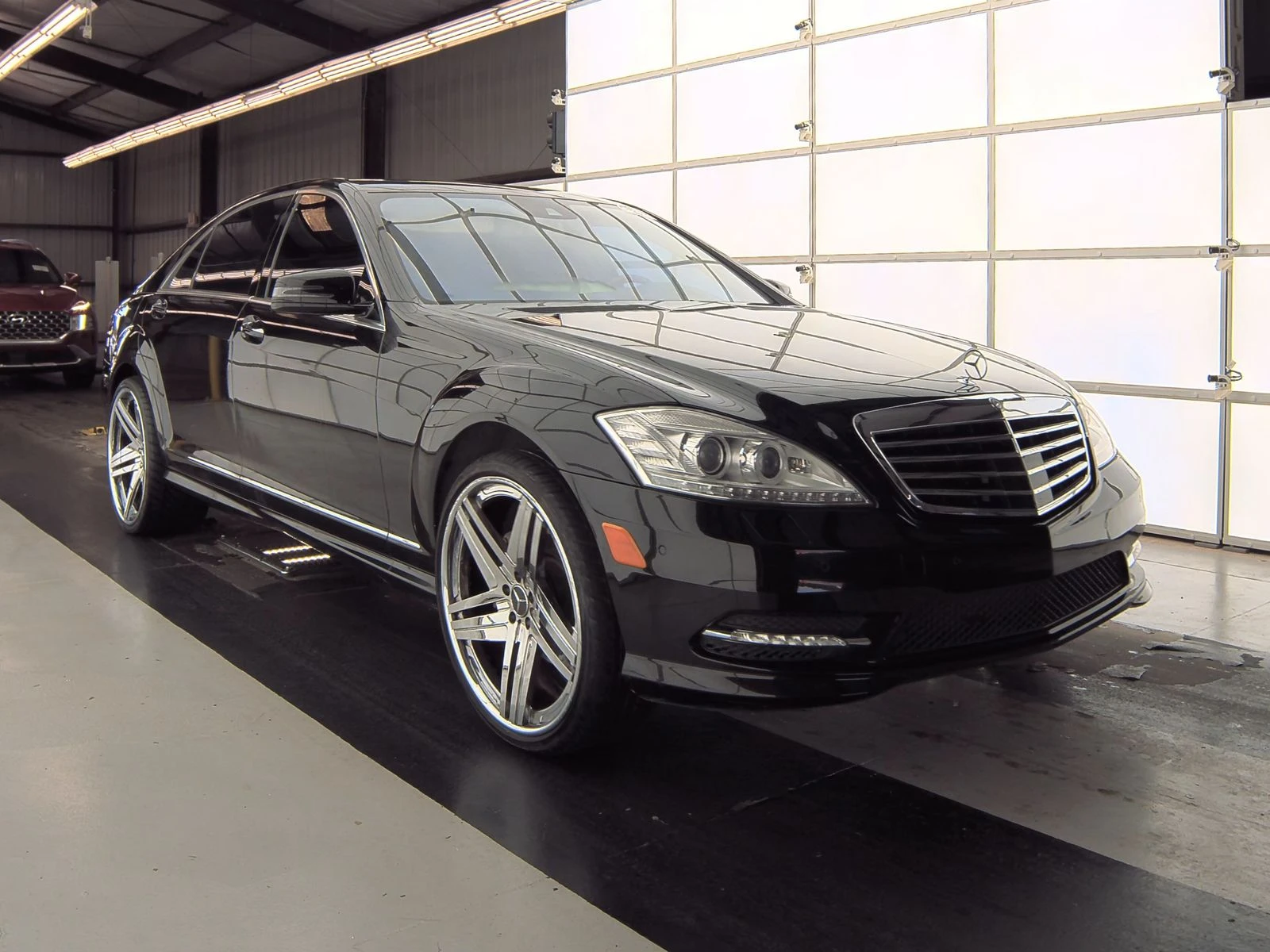 Mercedes-Benz S 550 (AMG-Pack) Обдух* Harman/Kardon* Дистроник* Масаж* - изображение 3