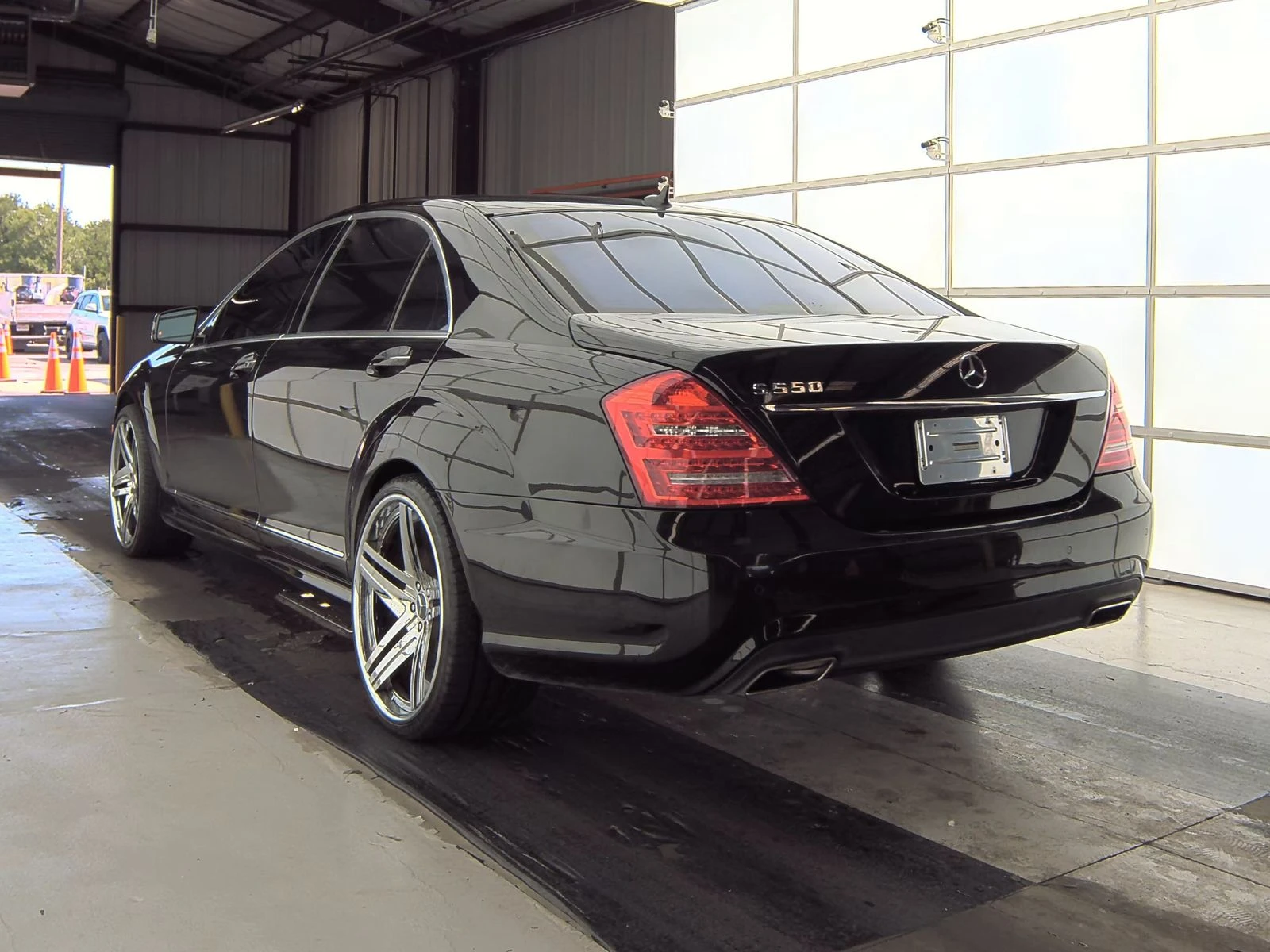 Mercedes-Benz S 550 (AMG-Pack) Обдух* Harman/Kardon* Дистроник* Масаж* - изображение 6
