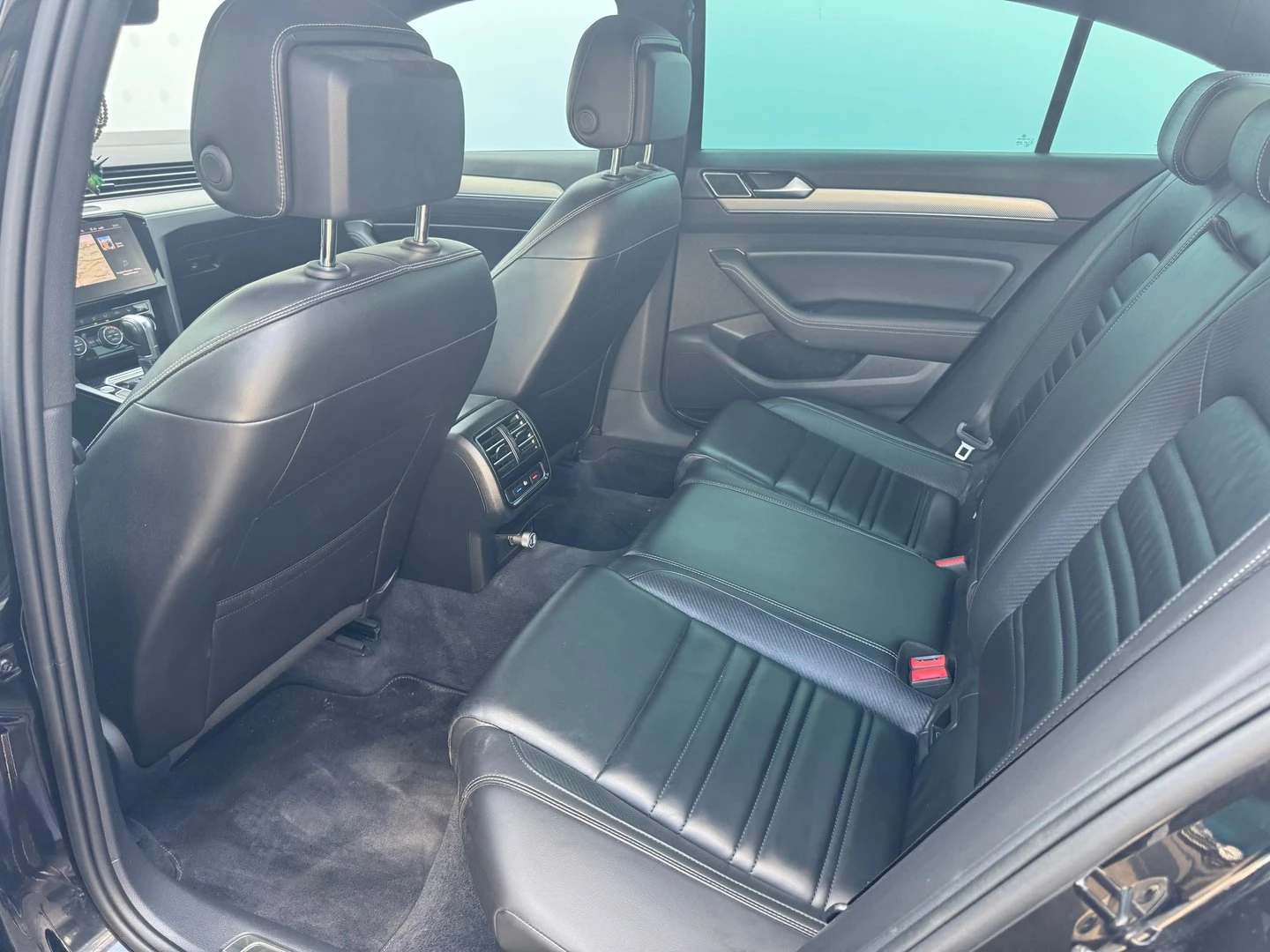 VW Passat 2.0 TDI SCR DSG Highline - изображение 8