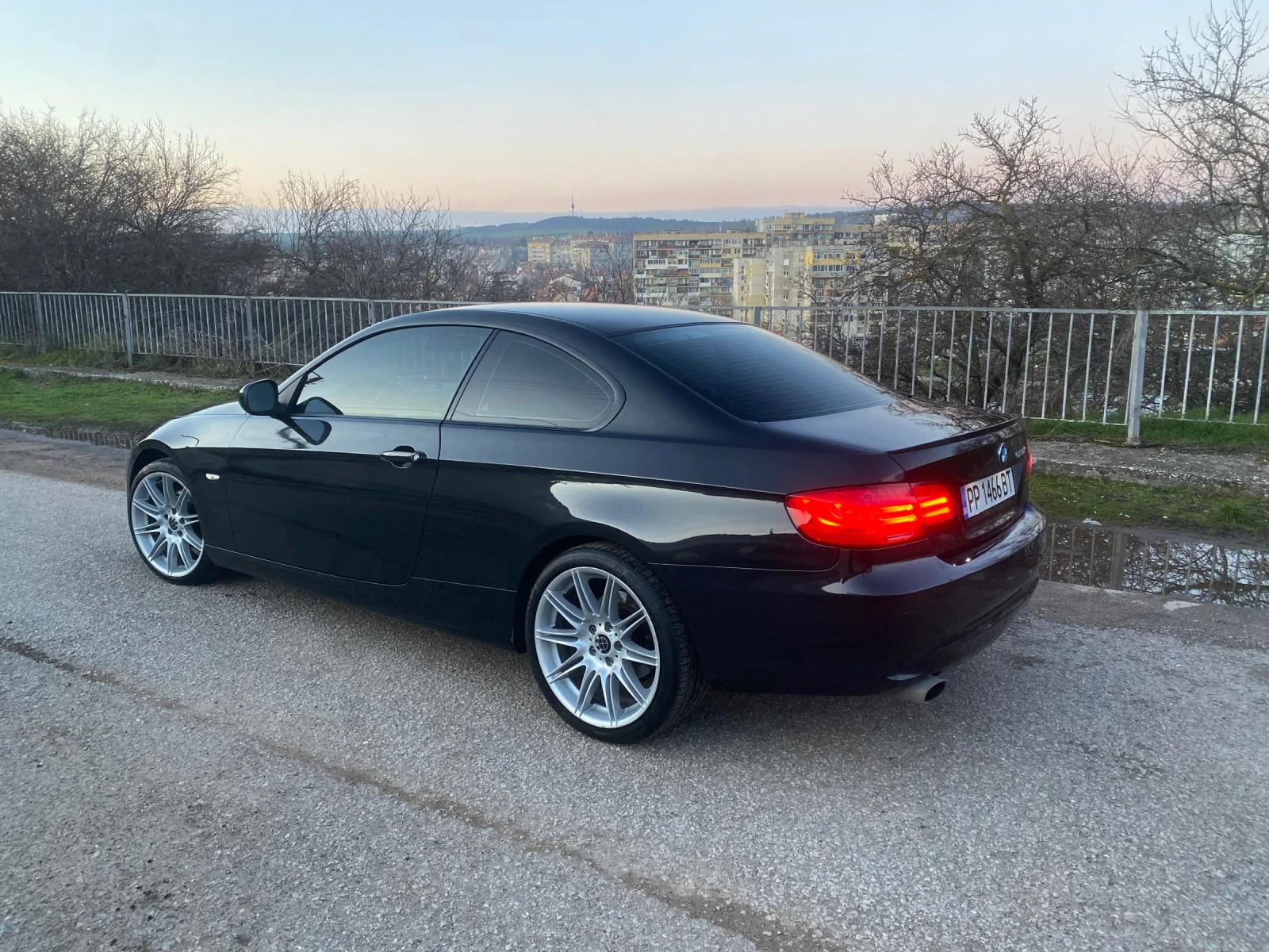 BMW 320 2.0d Lci - изображение 4