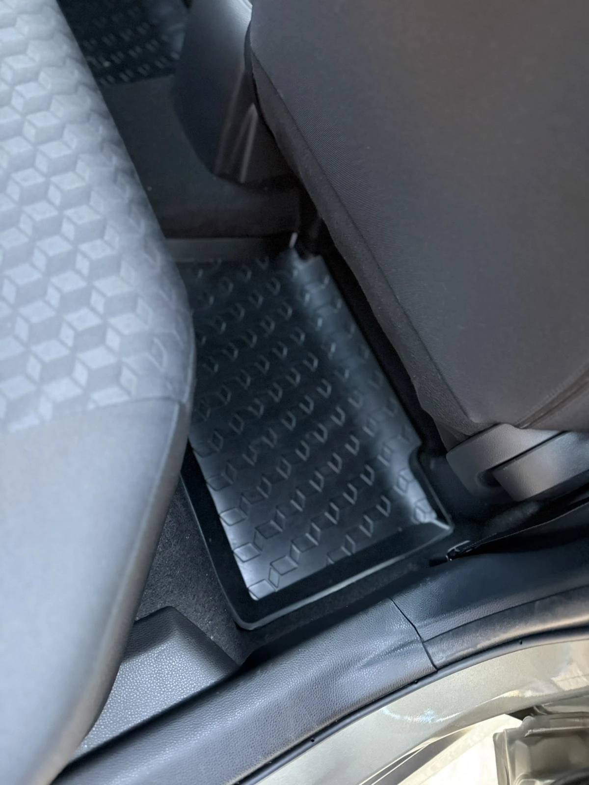 Toyota Yaris 1.5 TNGA Chic Extra Bi-Tone, снимка 14 - Автомобили и джипове - 53824280