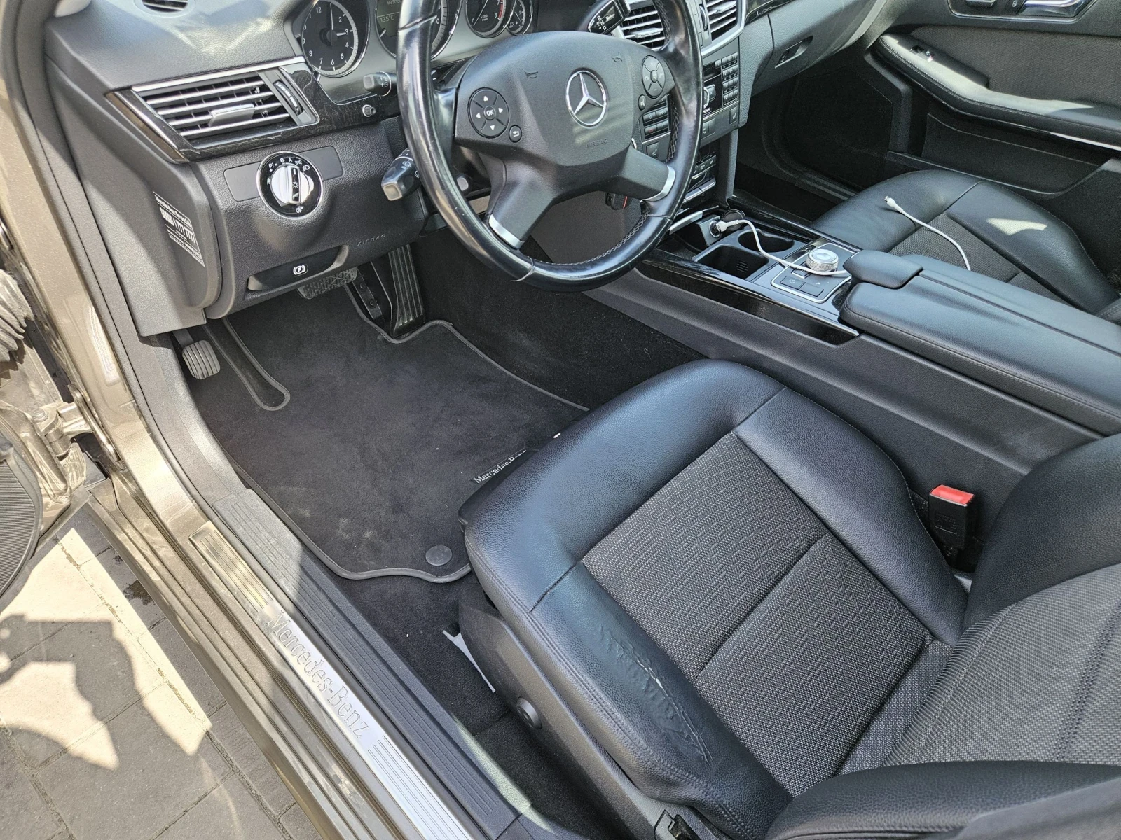 Mercedes-Benz E 350, снимка 12 - Автомобили и джипове - 54373019