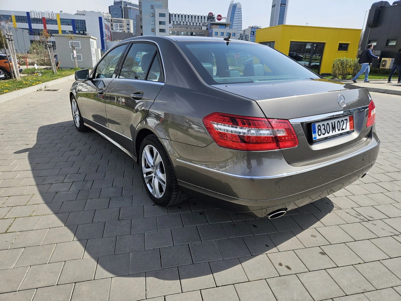 Mercedes-Benz E 350, снимка 6 - Автомобили и джипове - 54373019