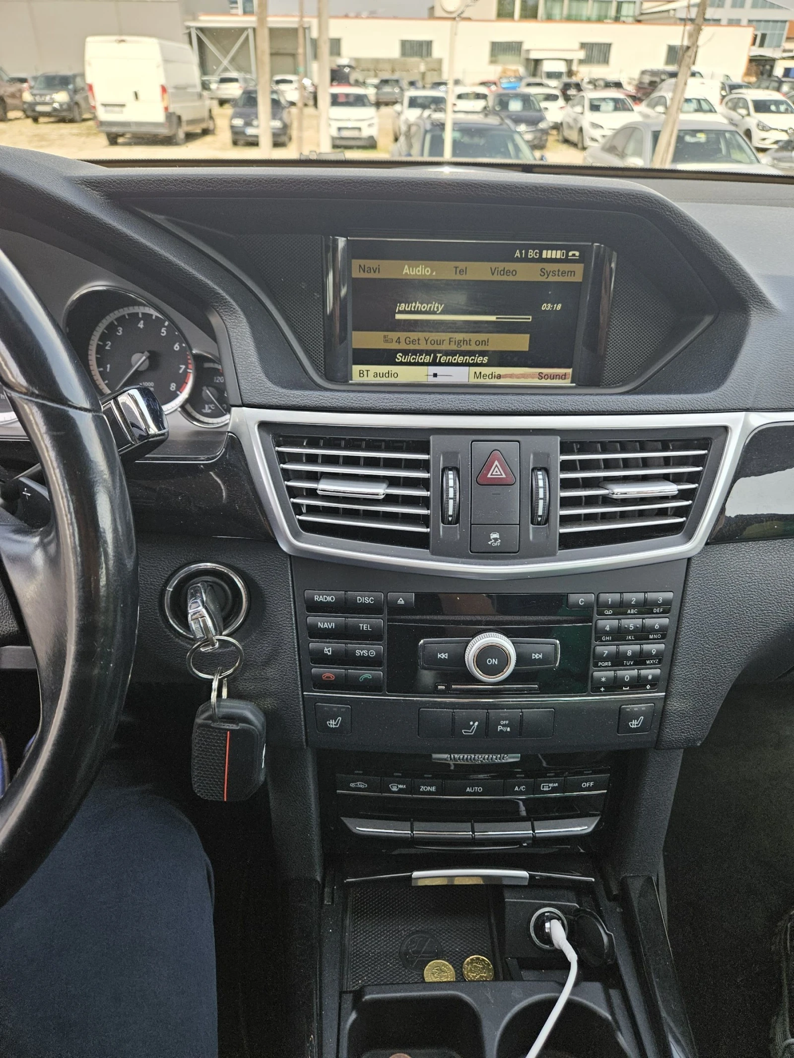 Mercedes-Benz E 350, снимка 9 - Автомобили и джипове - 54373019