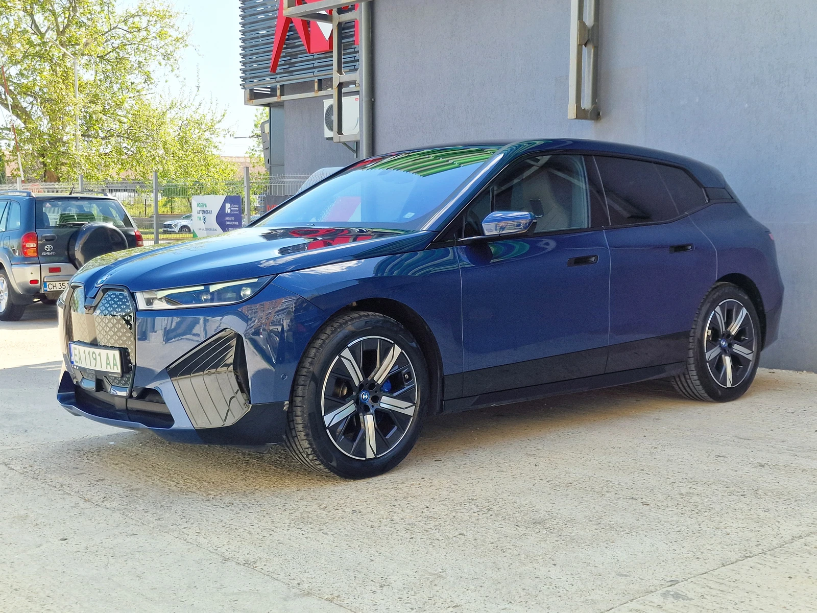 BMW iX iX 60M xDrive Въздух от България, снимка 4 - Автомобили и джипове - 54615398