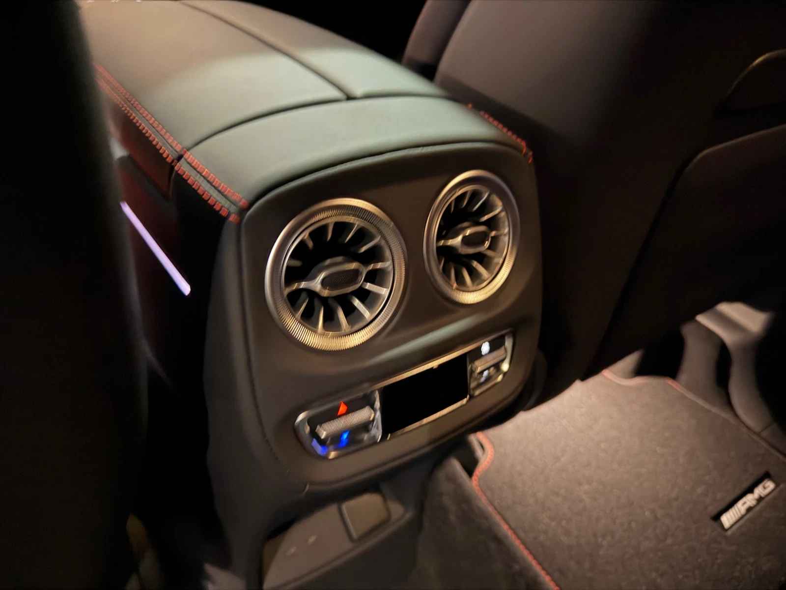 Mercedes-Benz G 63 AMG Carbon, Keyless, Activeride, снимка 16 - Автомобили и джипове - 54677173
