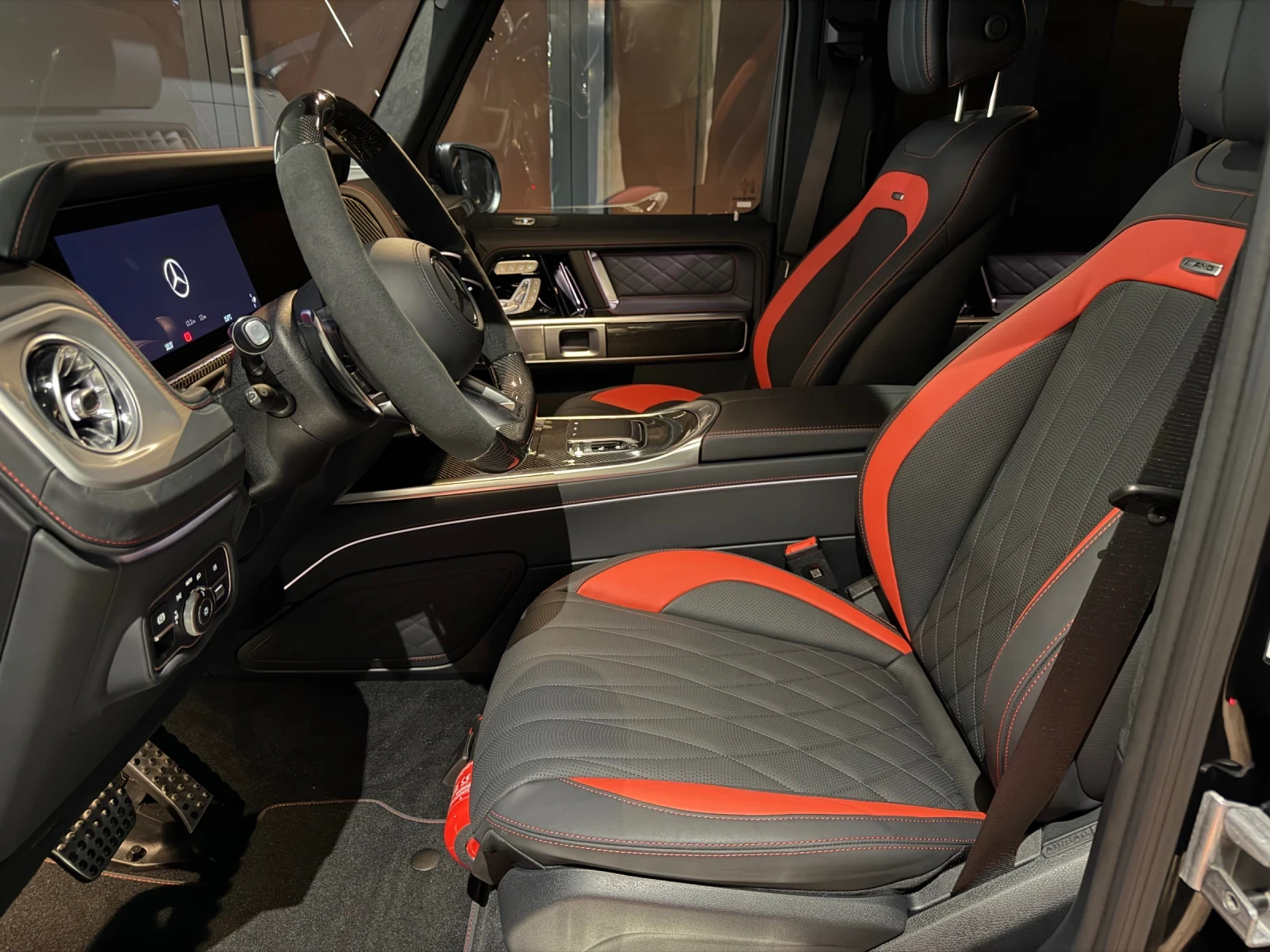 Mercedes-Benz G 63 AMG Carbon, Keyless, Activeride, снимка 12 - Автомобили и джипове - 54677173