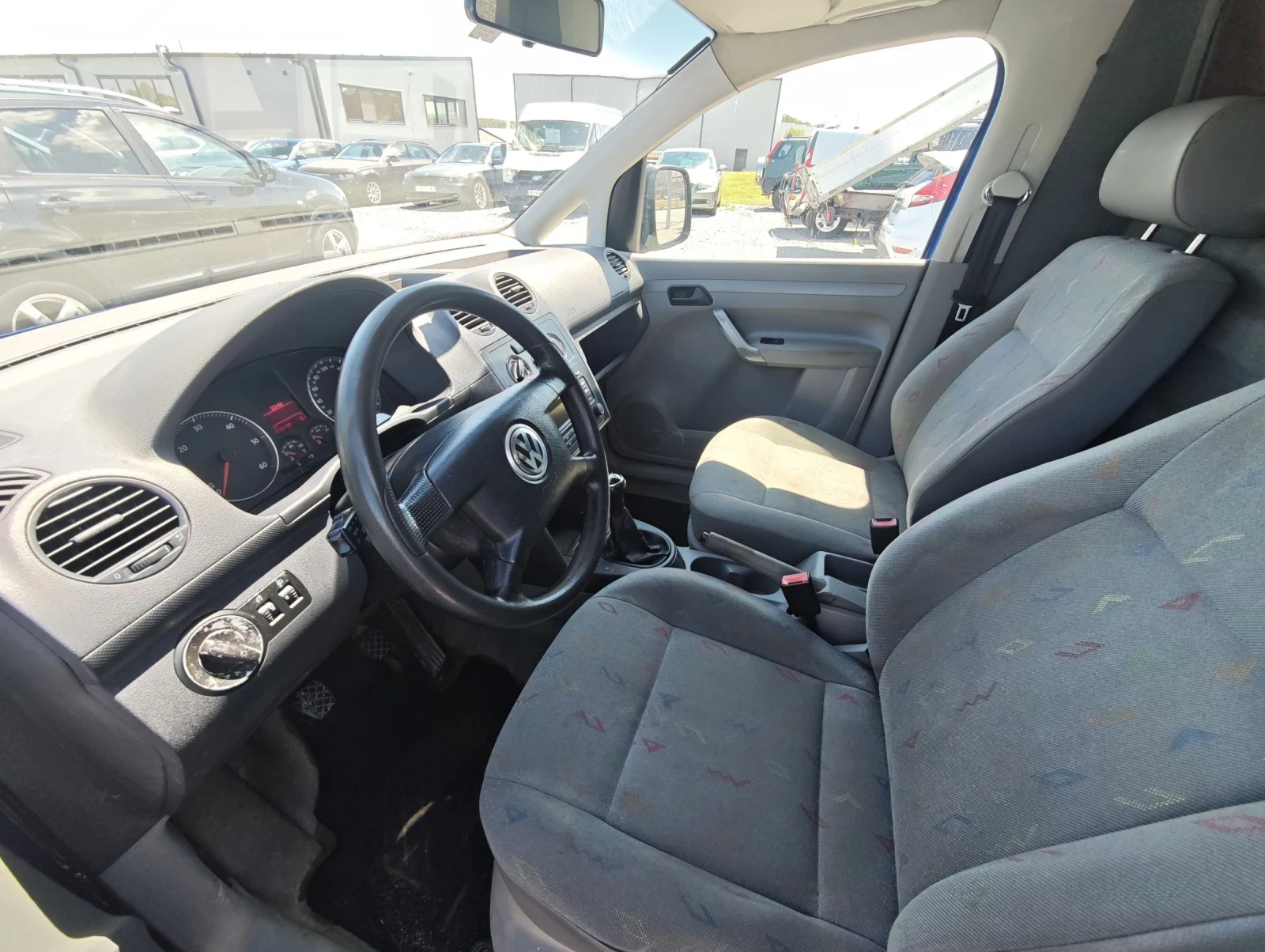 VW Caddy, снимка 9 - Автомобили и джипове - 55199353