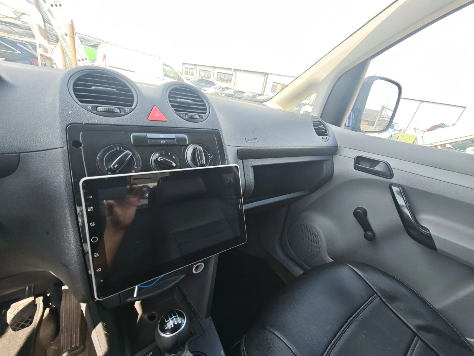VW Caddy, снимка 11 - Автомобили и джипове - 55155869