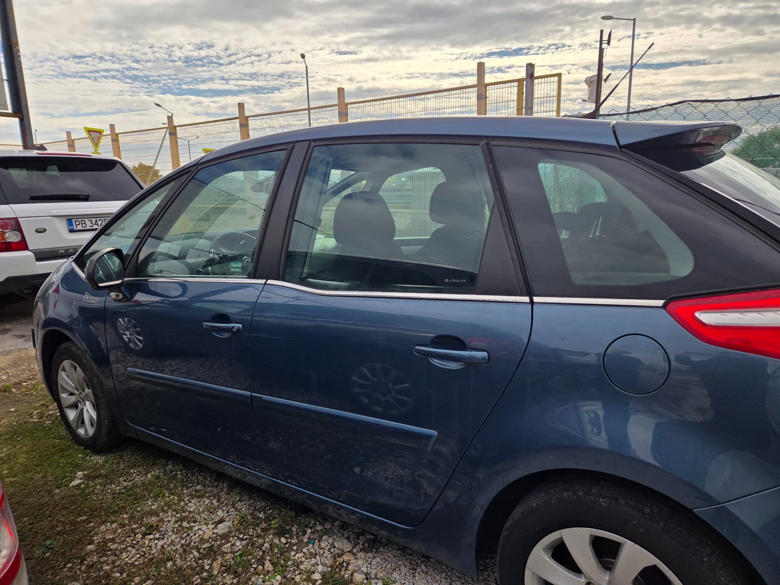 Citroen C4 Picasso, снимка 17 - Автомобили и джипове - 55403440