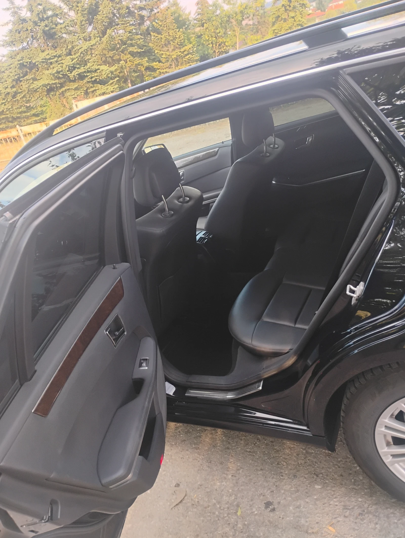 Mercedes-Benz E 220, снимка 9 - Автомобили и джипове - 55598902