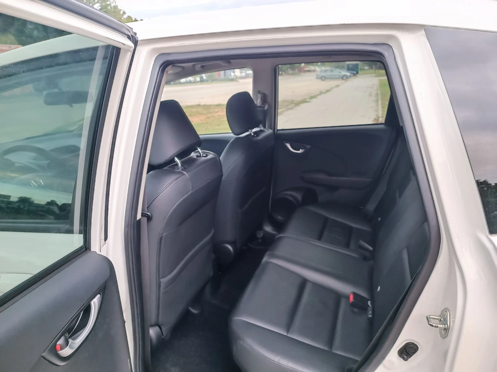 Honda Jazz 1.4i-99кс-ШВЕЙЦАРИЯ-РЪЧКА, снимка 10 - Автомобили и джипове - 55607200