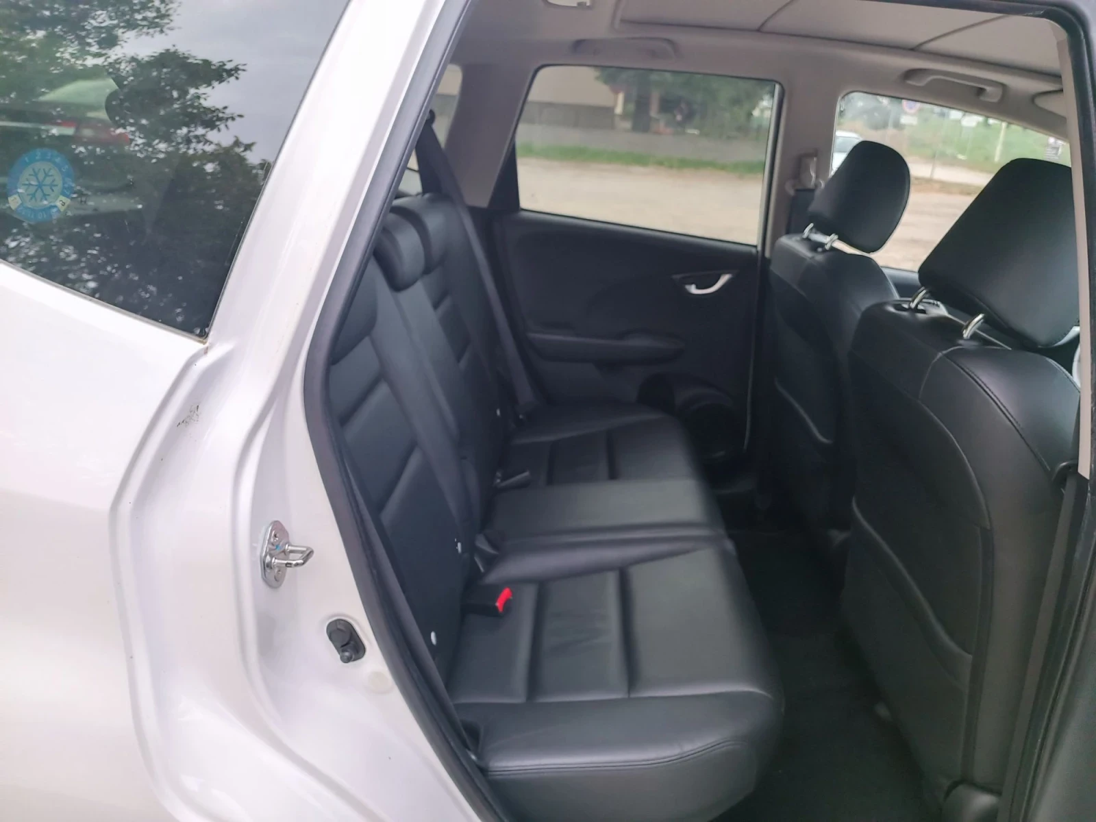 Honda Jazz 1.4i-99кс-ШВЕЙЦАРИЯ-РЪЧКА, снимка 11 - Автомобили и джипове - 55607200